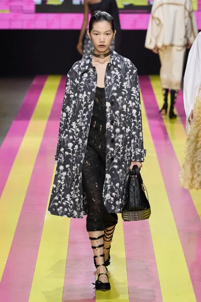 Look 63